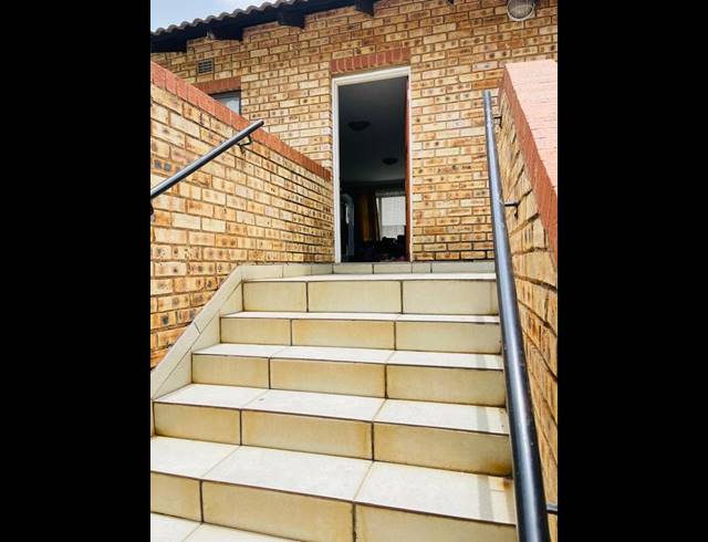 2 BEDROOM APARTMENT FOR SALE IN BRENTWOOD PARK AH